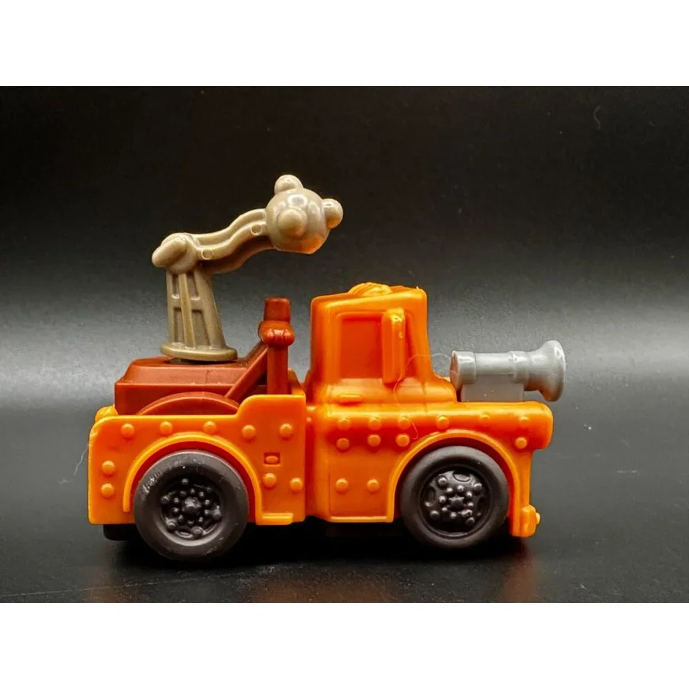 Disney Pixar Cars On the Road Tow Mater Toy Truck‎ Figure McDonald’s Kids Meal
